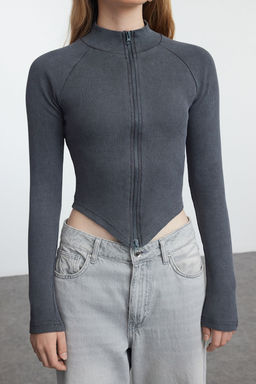 Trendyolmilla Antrasit Y?kamal? Fermuarl? Fitted/Vucuda Oturan Fitilli Esnek Orme Bluz TWOAW25BZ00171 фото 3