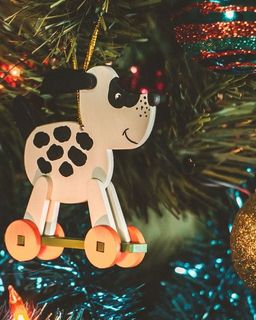 Елочные игрушки - Дворняжка белая 1013 Black Spots