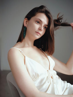 Серьги висячие со стразами Маскарад икс, зелёные, 9 см