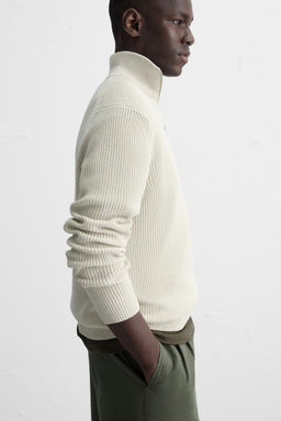 ZIP NECK SWEATER - Zara фото 5
