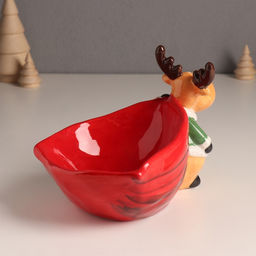 Фигурка-подставка для мелочей керамика Лось в зелёной шубе с большим красным мешком, 12.5?19.1?13.1 см