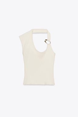 RIBBED TOP WITH METAL DETAIL