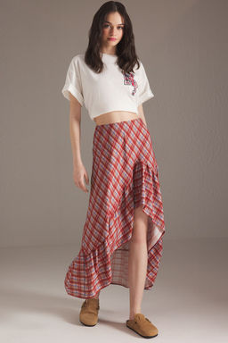 TRENDYOLMILLA Cok Renkli Ekose Desenli Etek Ucu Asimetrik Midi boy Etek TWOSS25ET00155