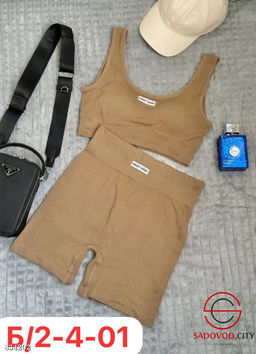 Комплект женский (топик и шорты)