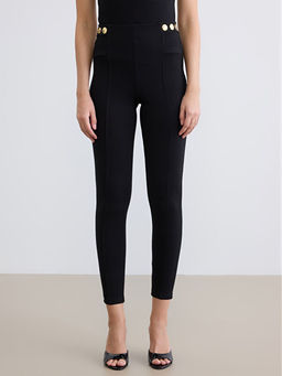 Ekstra Dar Fit Metal Aplikeli Kad?n Pantolon