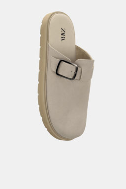 LEATHER BUCKLE CLOGS