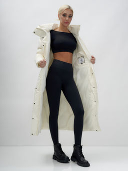 Пальто утепленное стеганное зимнее с капюшоном женское бежевого цвета 9602B - Mtforce фото 17