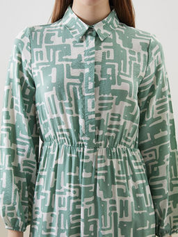 G?mlek Yaka Desenli Elbise