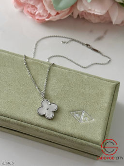 Цепочка с кулоном клевер из медицинской стали