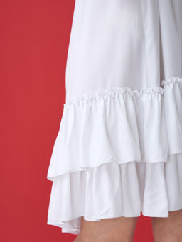 Платье на лямках с воланами из однотонного штапеля