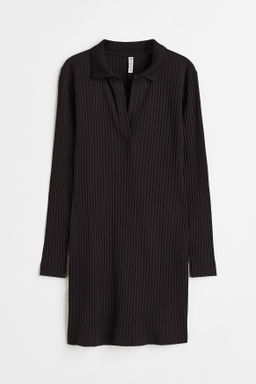 Vestido ajustado de canal? con cuello camisero