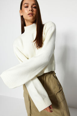 Ekru Crop Yumusak Dokulu Dik Yaka Triko Kazak TWOAW24KZ00320 - Trendyolmilla фото 3