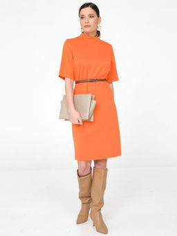 Платье прямого силуэта