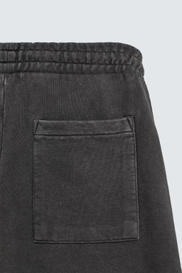 BERMUDA JOGGER RELAXED FIT EFECTO LAVADO / Antracita oscuro