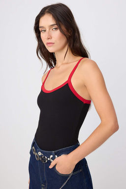 Siyah D_z Fitted Havuz Yaka Kolsuz Biyeli __t__tl_ Fitilli Esnek _rme Body TWOSS26BD00039