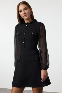 TRENDYOLMILLA Siyah Kollar? Sifon Detayl? Skater/Belden Ac?lan Dik Yaka Tuvit Mini Dokuma Elbise TWOAW25EL00257