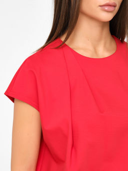 Платье со спущенным плечом