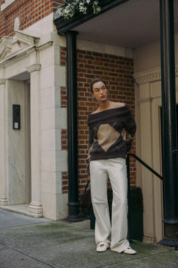 DIAMOND PATTERN STRAPLESS KNIT SWEATER