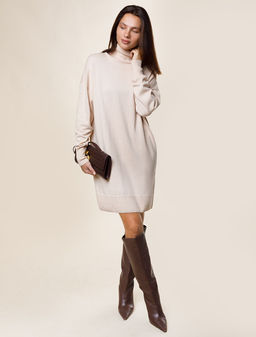 Свободное платье тонкой вязки из хлопка с кашемиром