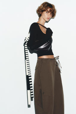 STRIPED KNIT SCARF