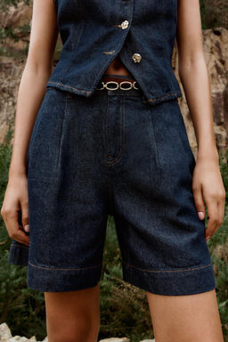 Z1975 DENIM SHORTS WITH DARTS AND BELT - Zara фото 2