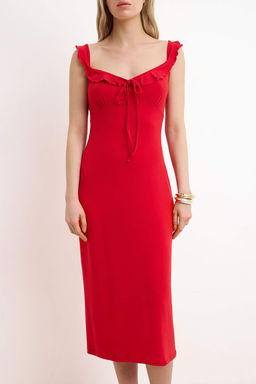 K?rm?z? Bodycon V Yaka Kal?n Ask?l? Kolsuz Volanl?/F?rf?rl? Maxi Esnek Orme Elbise TWOSS26EL00202