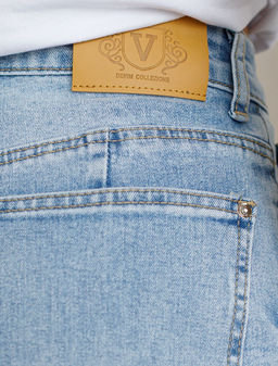 Джинсы трубы с декоративной стиркой из эластичного плотного денима - Vilatte фото 4