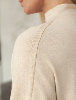 Свободный свитер тонкой вязки из хлопка