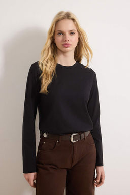 Siyah-Beyaz 2li Paket Bisiklet Yaka Regular/Normal Kesim Orme T-Shirt TWOAW25TS00001