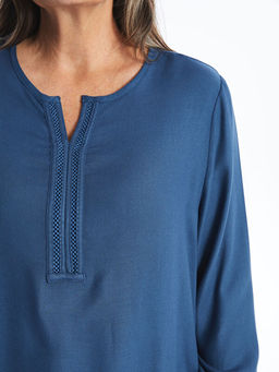 Ka??k Yaka Nak??l? Kad?n Bluz