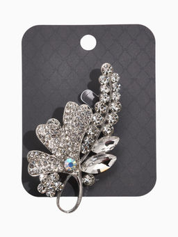 Брошь Цветочная сирень, цвет белый в серебре