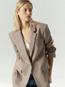 ЕМКА / Однобортный жакет с замшевой вставкой