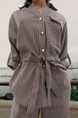CAMISA SAFARI RAYAS / marron/blanco