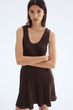 Vestido evas? de sat?n