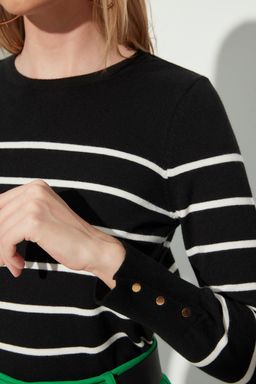 Siyah Merserize Gorunumlu Premium Iplik / Ozel Iplik Cizgili Triko Kazak TWOAW23KZ01693