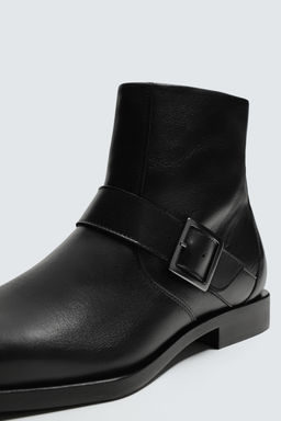 LEATHER BUCKLE BOOTS
