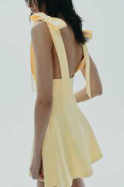 CONTRASTING SHORT DRESS WITH BOWS - Zara фото 3
