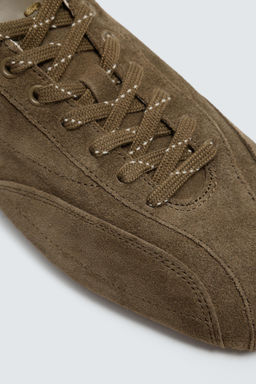 ULTRA-THIN SOLE LEATHER TRAINERS
