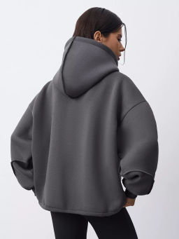 Утепленное худи с фигурными рельефами