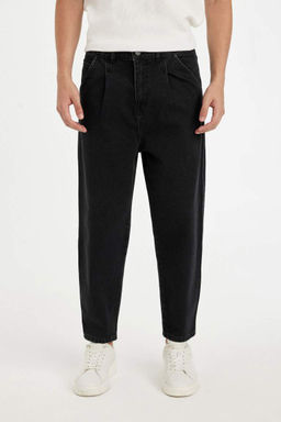 Джинсовые брюки стандартного кроя с завышенной талией свободного кроя и объемным кроем