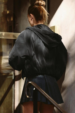 RUBBERISED HOODED JACKET - Zara фото 3