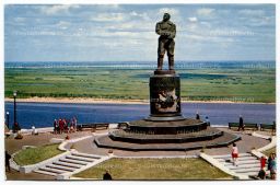 Открытка Горький (Нижний Новгород)  Памятник В.П. Чкалову