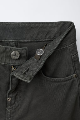 PATCH LOOSE FIT JEANS