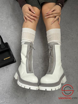 Ботинки на зиму, изготовлены из искусственного меха.