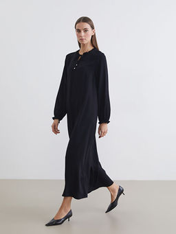 Ba?lamal? Yaka Elbise