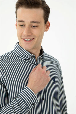 Мужская темно-синяя рубашка с длинным рукавом