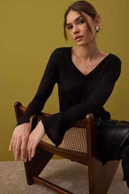 Siyah V Yaka Basic Triko Kazak | TWOAW26KZ00101 - Trendyolmilla фото 2