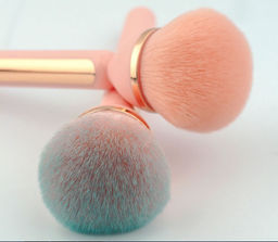 Кисть для макияжа LOTUS MAKEUP BRUSH для нанесения основы ,пудры, румын , хайлайтера, желтая - Aopen фото 2