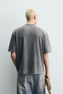 CAMISETA LAVADA ESTAMPADO C?MIC / Gris