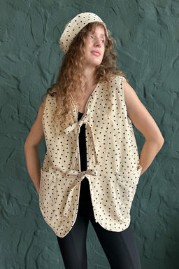 Жилет стеганый HOME109/03/Бежевый, черный